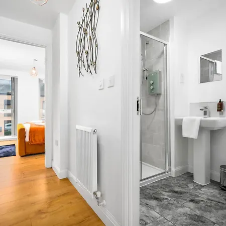 Luxury Centre 5 Bed House With En-suite, Bbq, On-site Parking By Azura Nights Birmingham