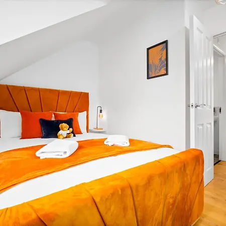 Luxury Centre 5 Bed House With En-suite, Bbq, On-site Parking By Azura Nights Birmingham