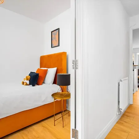 Luxury Centre 5 Bed House With En-suite, Bbq, On-site Parking By Azura Nights Birmingham