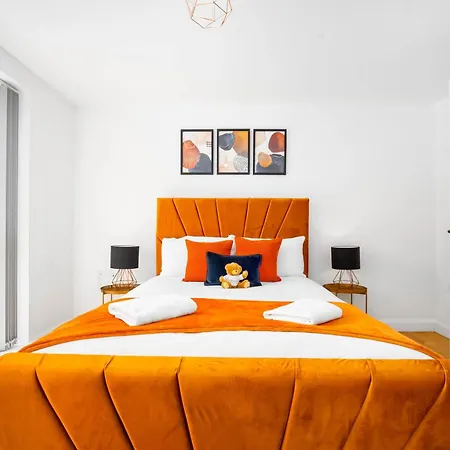 Apartment Luxury Centre 5 Bed House With En-suite, Bbq, On-site Parking By Azura Nights