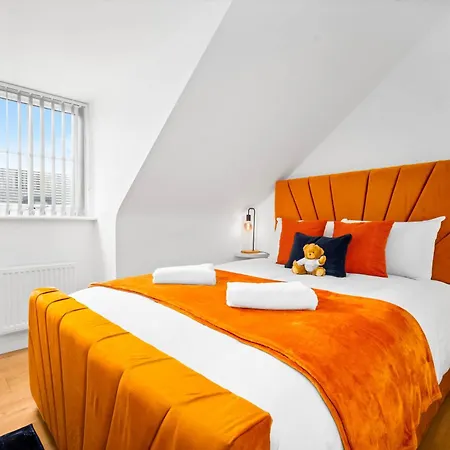 Apartment Luxury Centre 5 Bed House With En-suite, Bbq, On-site Parking By Azura Nights Birmingham